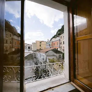 https://nonna-titti.hotels-amalfi.com
